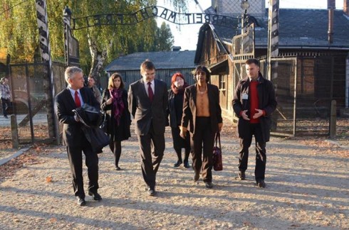 UN Human Rights Chief Navi Pillay enters the Auschwitz-Birkenau Museum